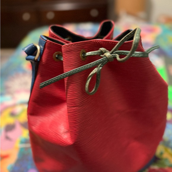 Louis Vuitton Red, Green, Blue and Blue Shoulder Bag - Picture 12 of 16